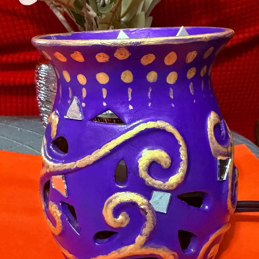 Purple and Gold Decorative electric lamp